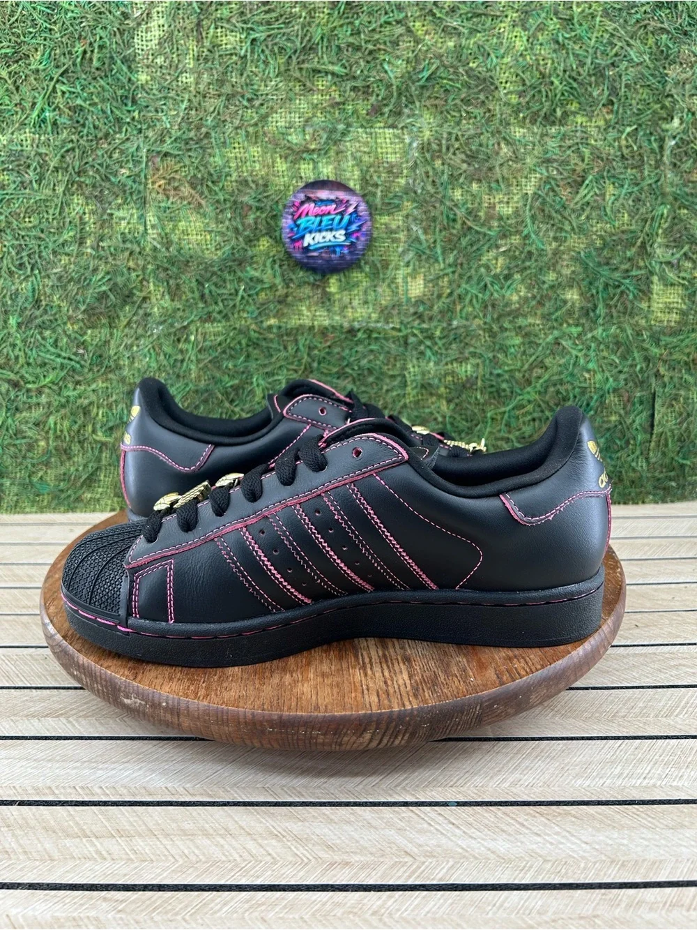 Adidas Superstar Core Black Gold Red